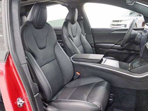 Used 2024 Tesla Model X Plaid image 28