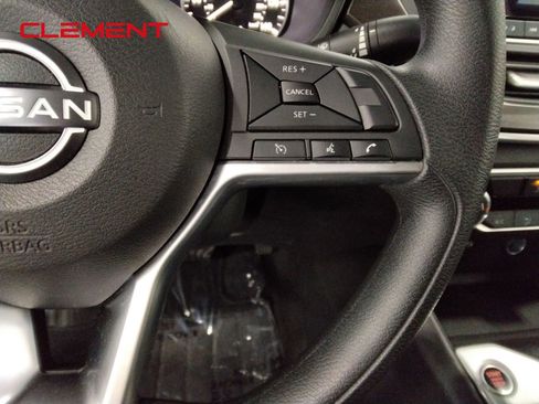 Used 2025 Nissan Altima 2.5 SV image 13