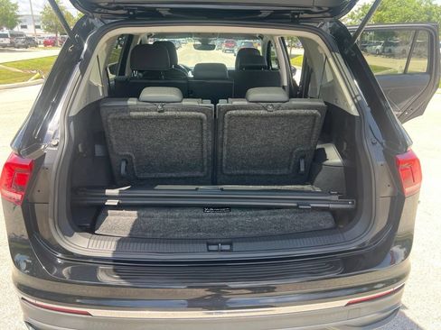 Used 2023 Volkswagen Tiguan SE FWD image 19