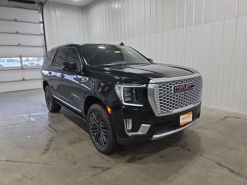 Used 2021 GMC Yukon Denali w/ Denali Ultimate Package AWD/4WD image 2