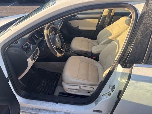 Used 2015 Volkswagen Jetta SE image 19