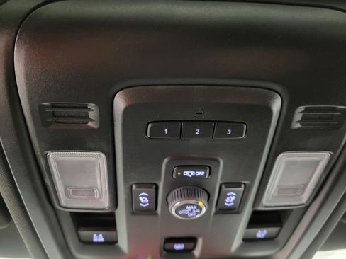 Used 2024 Chevrolet Suburban Z71 w/ Luxury Package AWD/4WD image 19