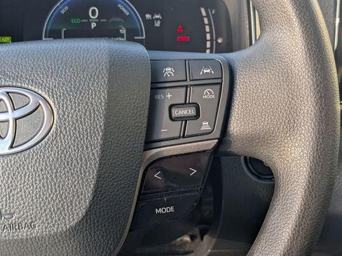 Used 2025 Toyota Camry LE image 25