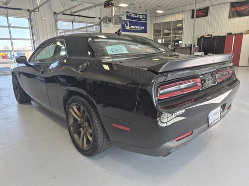 Used 2022 Dodge Challenger SRT Hellcat w/ Plus Package RWD image 5