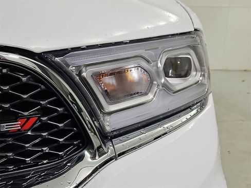 Used 2021 Dodge Durango SXT image 10