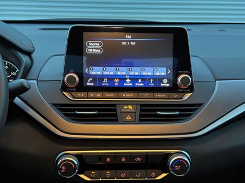 Used 2025 Nissan Altima 2.5 SR image 21