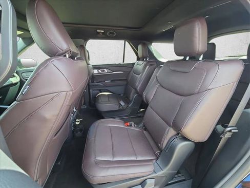 New 2026 Ford Explorer Platinum image 15