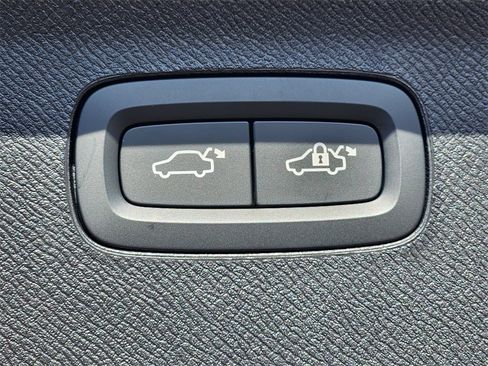 New 2026 Volvo XC90 B6 Ultra w/ Lounge Package image 25