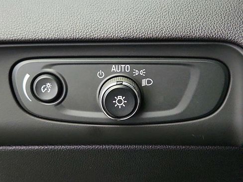 Used 2020 Buick Enclave Avenir w/ Avenir Technology Package AWD/4WD image 23