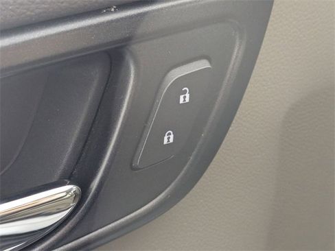 Used 2019 GMC Yukon SLT w/ Premium Edition image 10