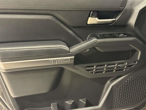 Used 2025 Toyota Tacoma TRD Sport image 14