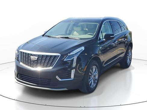 Certified 2022 Cadillac XT5 Premium Luxury w/ LPO, Floor Liner Package AWD/4WD image 2
