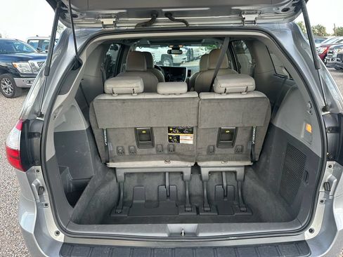 Used 2018 Toyota Sienna XLE w/ XLE Navigation Package AWD/4WD image 29