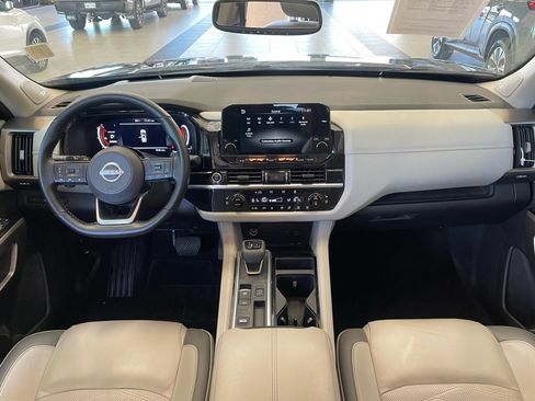 Certified 2022 Nissan Pathfinder Platinum w/ Cargo Package image 16