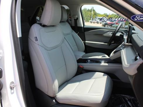 New 2026 Ford Explorer Active w/ Active Comfort Package RWD image 7
