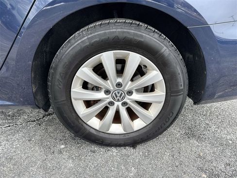 Used 2014 Volkswagen Passat 1.8T Wolfsburg Edition image 24