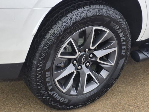 Used 2024 Chevrolet Tahoe Z71 w/ Off-Road Capability Package image 7