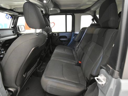 Used 2025 Jeep Wrangler Unlimited Rubicon 4xe AWD/4WD image 22