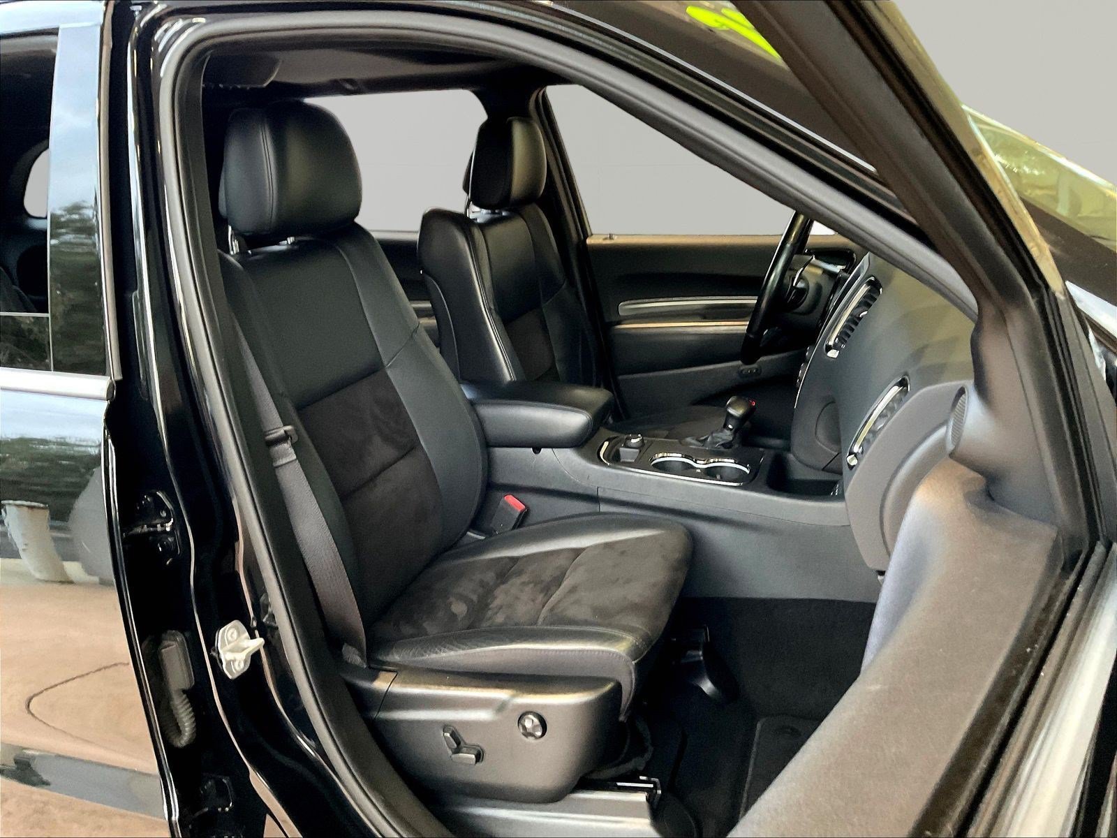 Used 2020 Dodge Durango R/T w/ Blacktop Package AWD/4WD image 29
