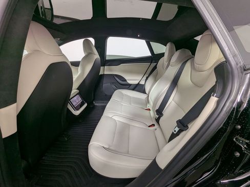 Used 2022 Tesla Model S Plaid image 13