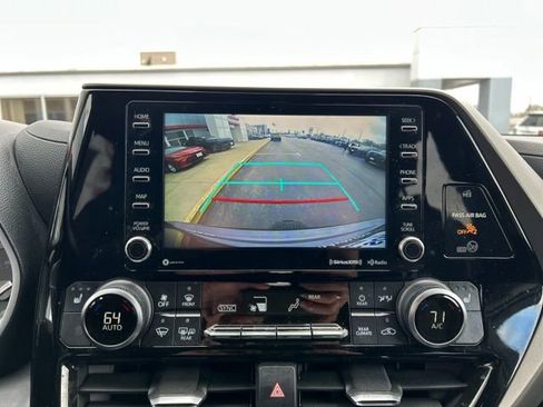 Used 2022 Toyota Highlander XLE image 54