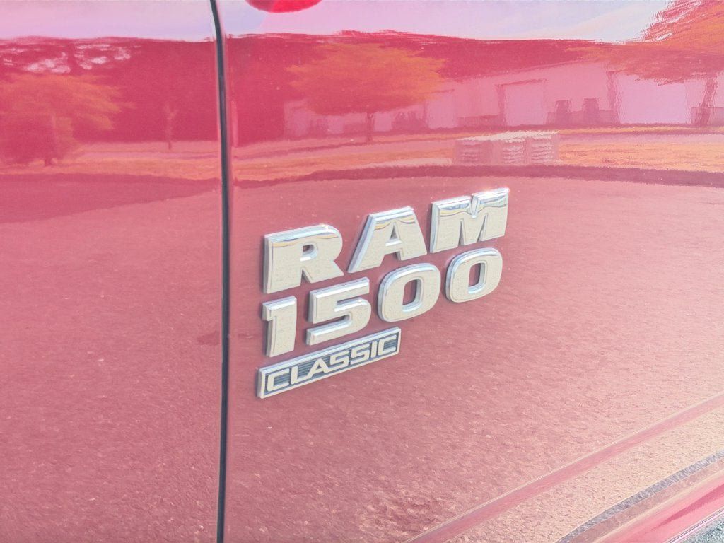 Used 2022 RAM 1500 Classic SLT AWD/4WD image 33