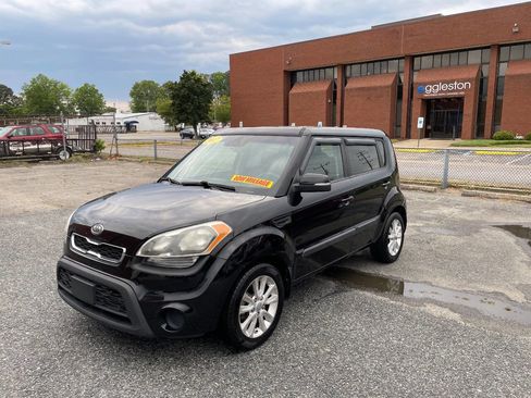 Used 2012 Kia Soul + FWD image 2
