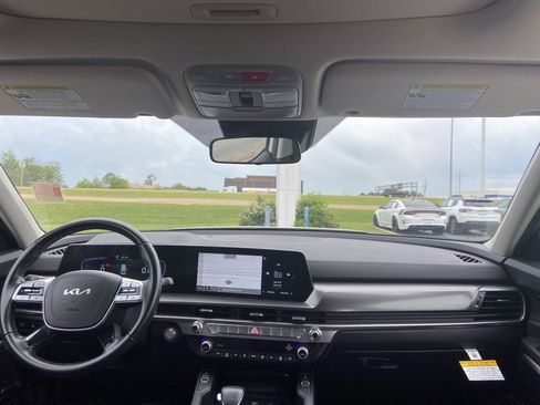 Used 2025 Kia Telluride S FWD image 12