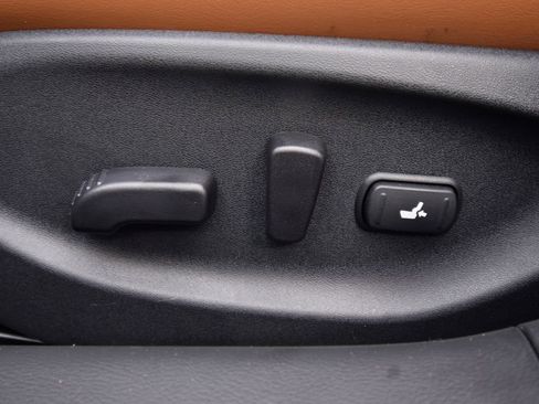 Used 2024 INFINITI Q50 Sensory image 31