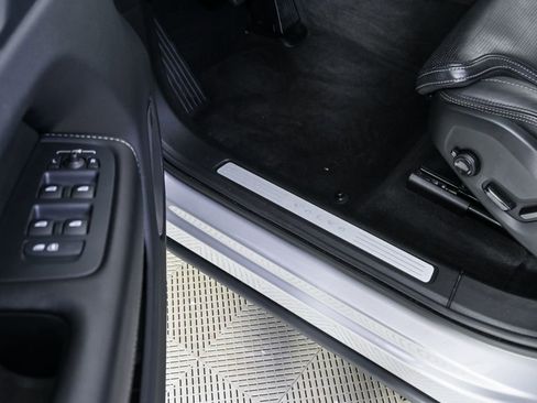 Certified 2023 Volvo XC60 B5 Ultimate image 10
