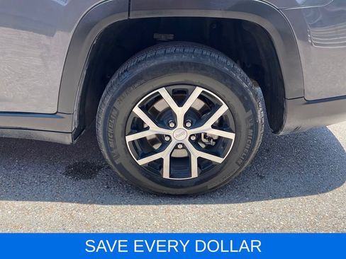 Used 2023 Jeep Grand Cherokee L Limited AWD/4WD image 24