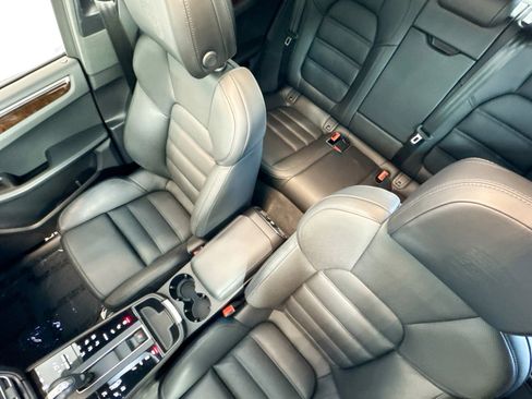 Certified 2022 Porsche Macan GTS image 19