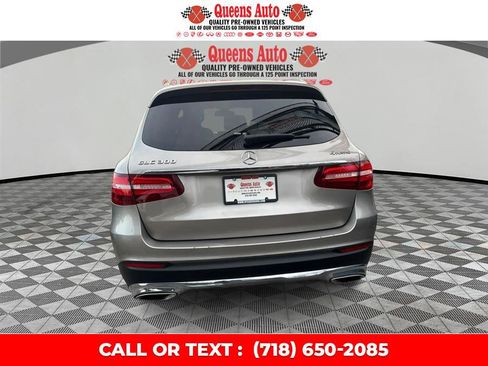 Used 2019 Mercedes-Benz GLC 300 GLC 300 4MATIC SUV w/ Premium Package image 5