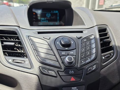 Used 2015 Ford Fiesta SE FWD image 11