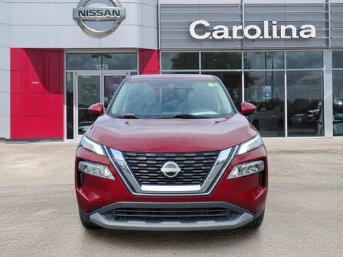 Used 2023 Nissan Rogue SV image 2