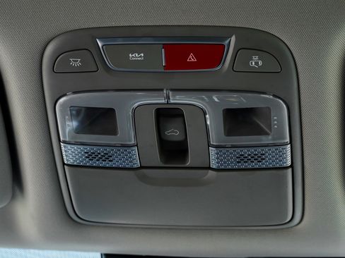 Used 2025 Kia Telluride S AWD/4WD image 32