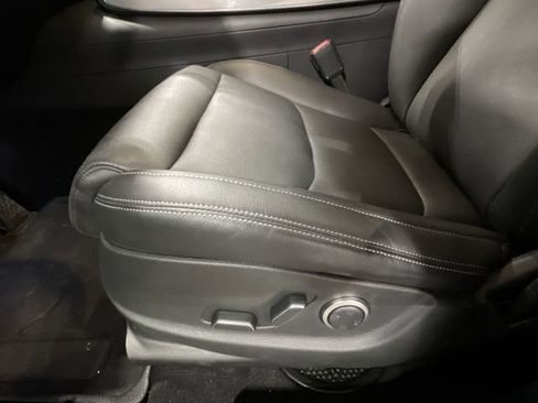 Used 2023 Genesis GV70 2.5T w/ Select Package image 18