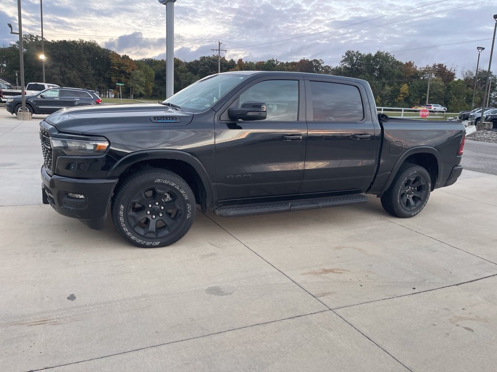 Used 2025 RAM 1500 Big Horn AWD/4WD image 2