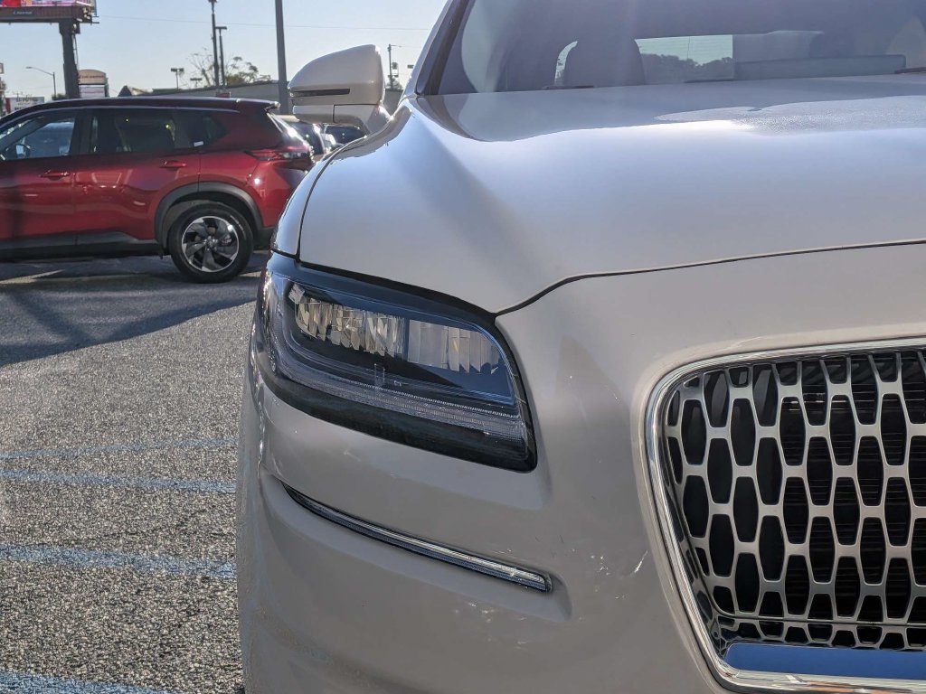 Used 2022 Lincoln Nautilus Reserve AWD/4WD image 8