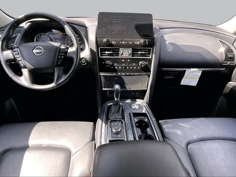 Used 2022 Nissan Armada SV w/ SV Appearance Package RWD image 16