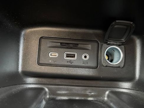 Used 2022 Chevrolet Equinox Premier AWD/4WD image 27