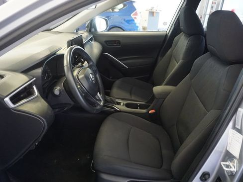 Certified 2025 Toyota Corolla Cross LE FWD image 16