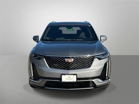 Used 2025 Cadillac XT6 Luxury image 24