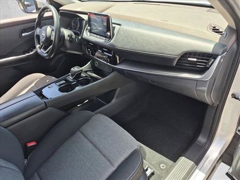 Used 2022 Nissan Rogue SV FWD image 21