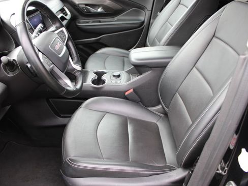 Used 2024 GMC Terrain SLT image 13