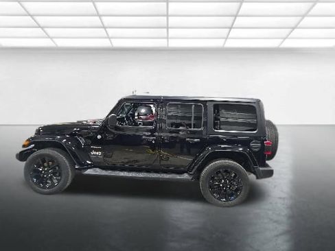 Used 2023 Jeep Wrangler Unlimited Sahara w/ Cold Weather Group AWD/4WD image 8