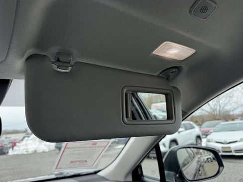 Certified 2023 Toyota Corolla Cross LE image 33