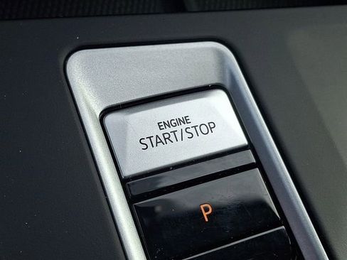 Used 2024 Volkswagen Atlas SE image 28