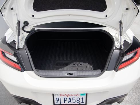 Used 2024 Toyota GR86 Premium image 19