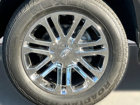 Used 2019 Cadillac Escalade 2WD 4dr image 11